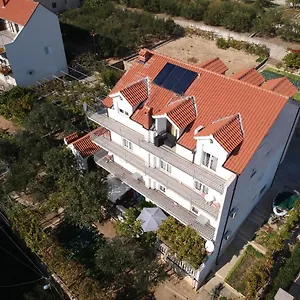 Gostinjska kuća Milic***, Seget Donji