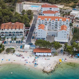 Aparthotel Malo, Arbanija